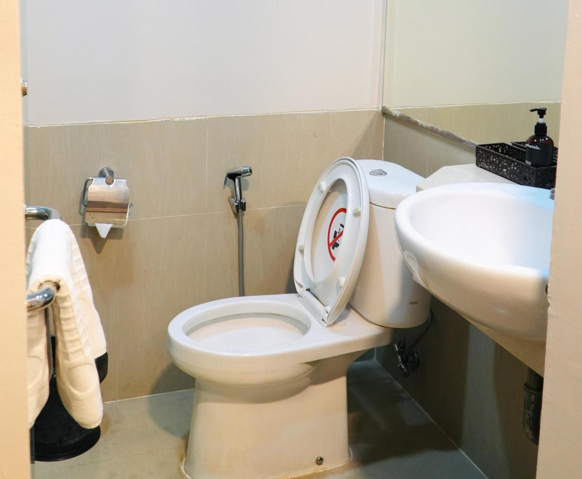 버스 호텔 치르본 치레본 외부 사진